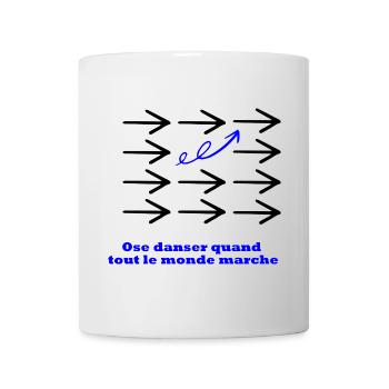 Tanzen, wenn alle anderen gehen – Minimalistisches Design - Tasse - Weiß - Vorne