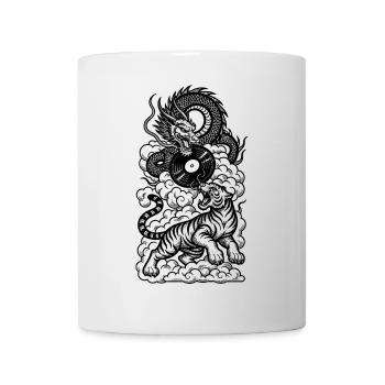 DJ Shirt: Techno Tiger & Drache im Vinyl Duell - Tasse - Weiß - Vorne