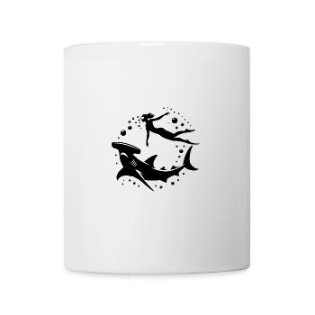 Hammerhai und Taucherin chillen Unterwasser - Tasse - Weiß - Vorne