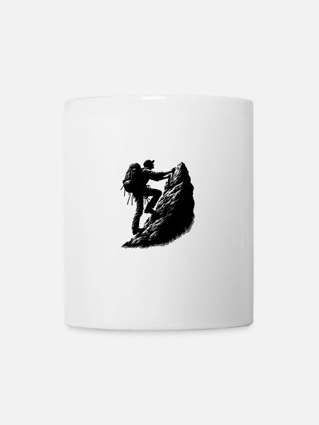 Homme grimpant sur les rochers du sommet d’une montagne - Mug blanc - blanc