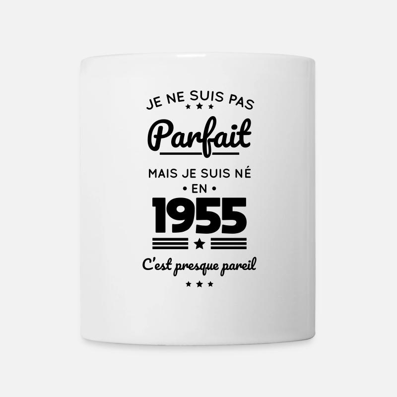 Anniversaire 70 ans - Pas parfait mais né en 1955 - Mug blanc - blanc