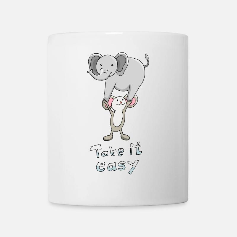 Maus trägt Elefant "Take it easy" positiver Spruch - Tasse - Weiß
