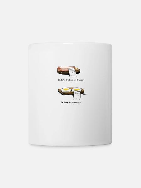 Ein Beleg des Brots mit Schinken - Tasse - Weiß
