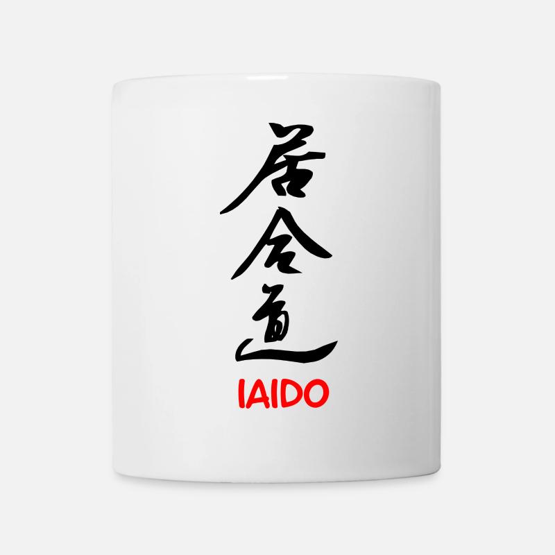 L’art Iaido de dessiner l’épée - Mug blanc - blanc