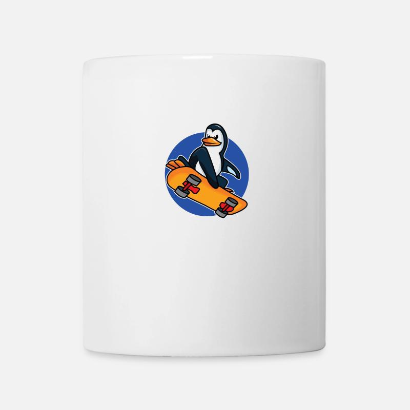 Pingouin cool sur une planche à roulettes - Mug blanc - blanc