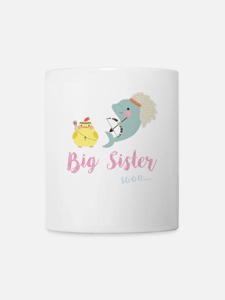 Grosse Goße Schwester soon bald T-Shirt - Tasse - Weiß