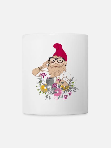 Un nain de jardin hippie avec des lunettes et des tatouages - Mug blanc - blanc