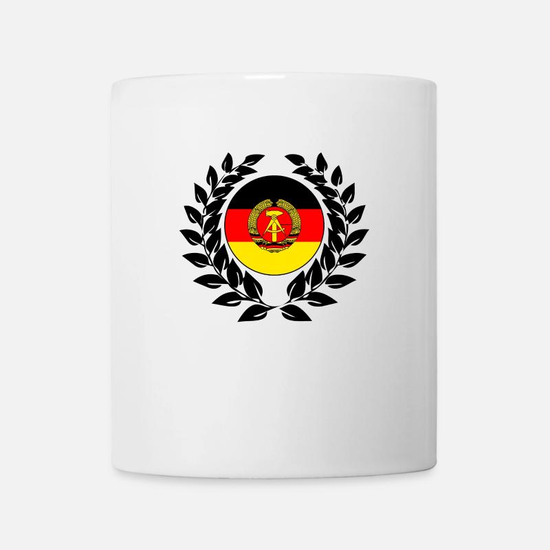 Couronne de Laurier drapeau DDR Allemagne de l'Est - Mug blanc - blanc