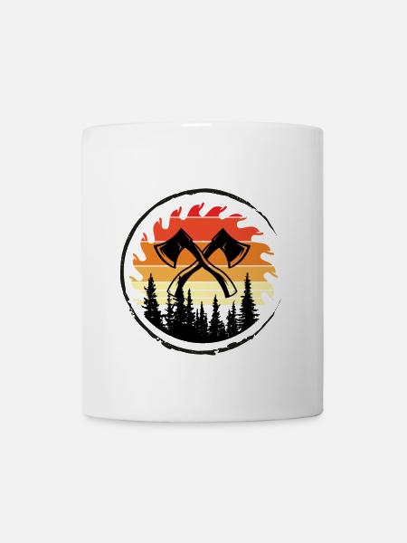 Kreuzäxte im Wald am Sonnenuntergang - Tasse - Weiß