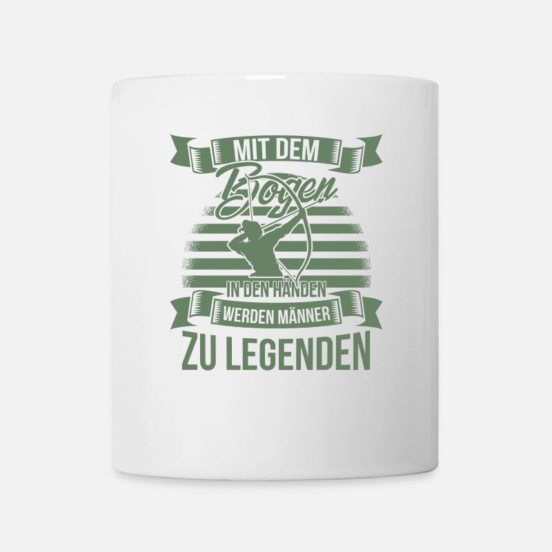 Bogenschiessen mit dem Bogen in den Händen - Tasse - Weiß