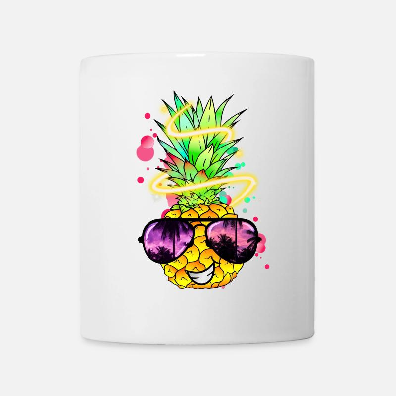 Ananas avec des sourires cool et des lunettes de soleil - Mug blanc - blanc
