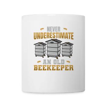 Ne sous-estimez jamais un vieil apiculteur - Mug blanc - blanc - Devant