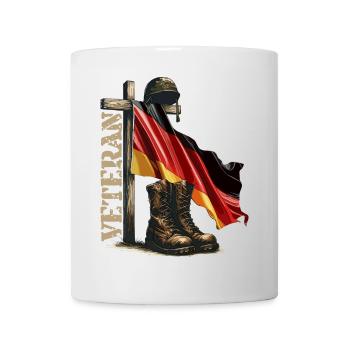 Gedenkflagge und Stiefel Veteranentag Veteran - Tasse - Weiß - Vorne