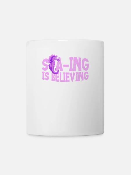 Sea -Ing Glaubt - Einzigartiges Seepferdchendesign - Tasse - Weiß