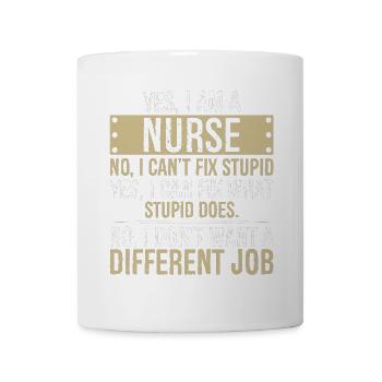 je suis infirmière non je ne peux pas réparer stupide je répare - Mug blanc - blanc - Devant