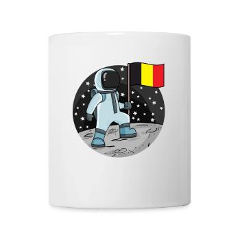 Astronaut with Belgian flag in space - Mug - white - Front
