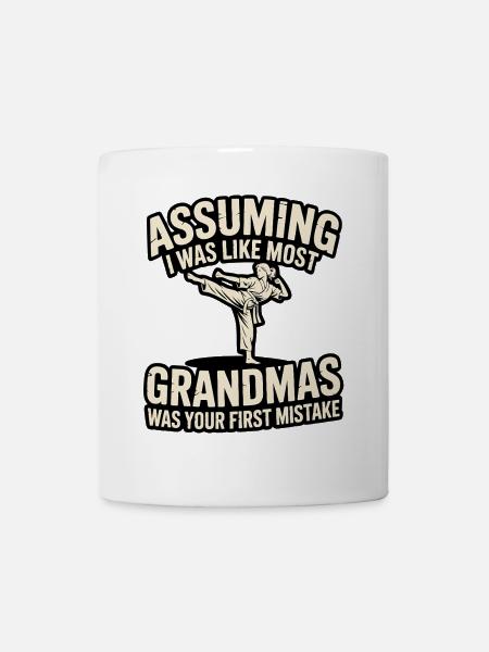 Kampfsport Oma Spruch Großmutter Karate - Tasse - Weiß