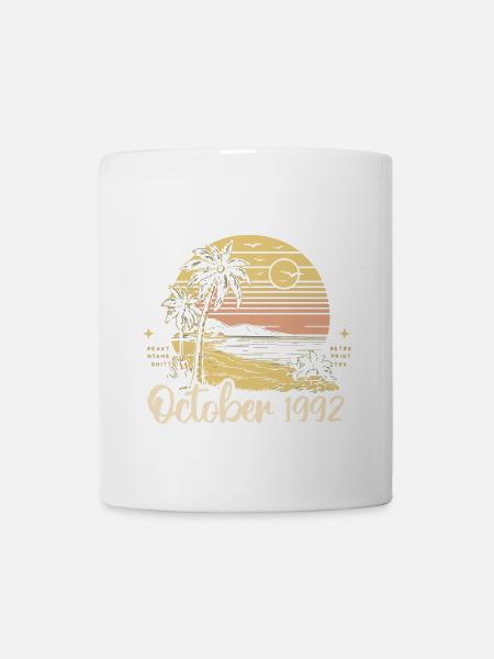 Né en octobre 1992 Légendaire depuis octobre 1992 - Mug blanc - blanc