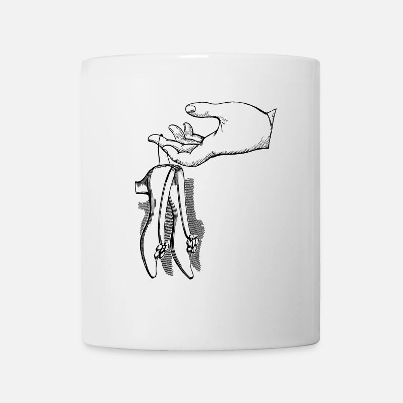 Main avec chaussures - Mug blanc - blanc