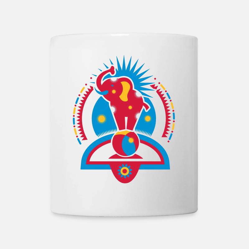 Ein Zirkuselefant auf einen Ball in der Manege - Tasse - Weiß