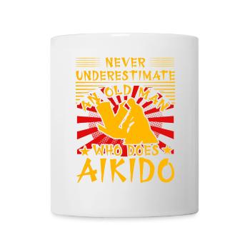 Unterschätzen Sie niemals einen alten Mann, der Aikido liebt - Tasse - Weiß - Vorne