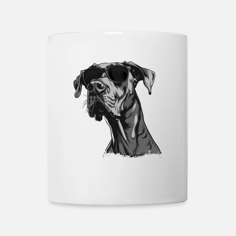 Deutsche Dogge mit Sonnenbrille - Tasse - Weiß