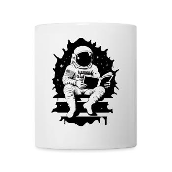 Astronaut reads a book - Mug - white - Front