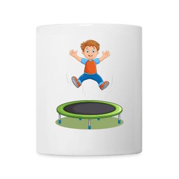 Ein fröhliches Kind, das Trampolin springt - Tasse - Weiß - Vorne