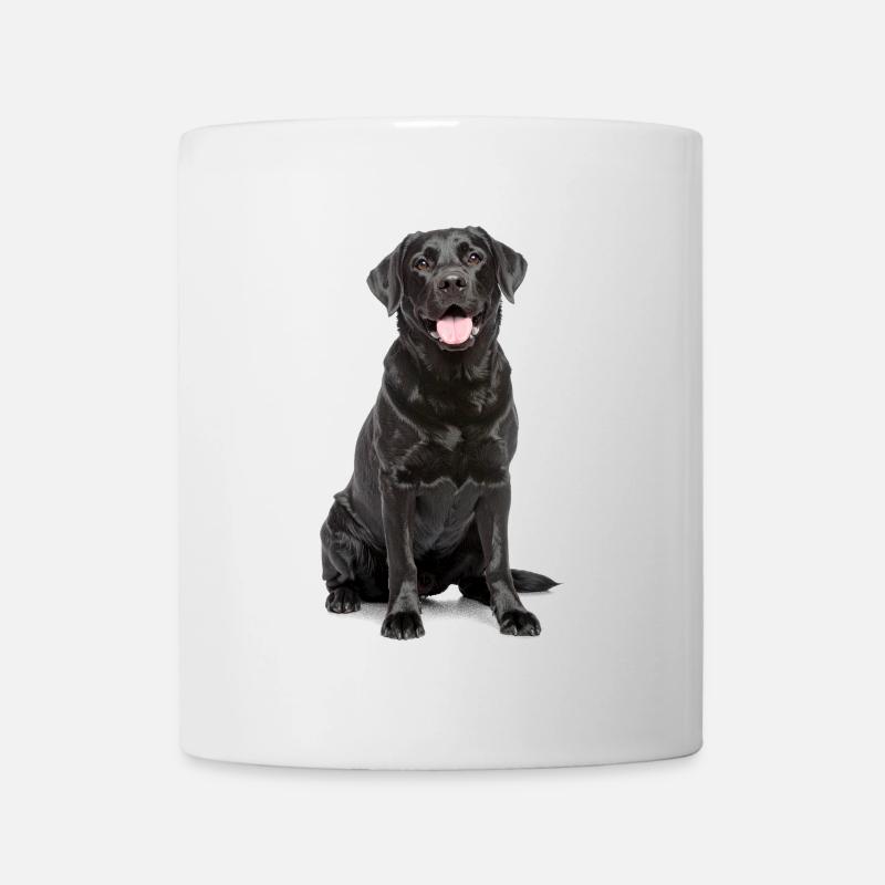 Schwarzer Labrador – Loyal, liebenswert & Charmant - Tasse - Weiß