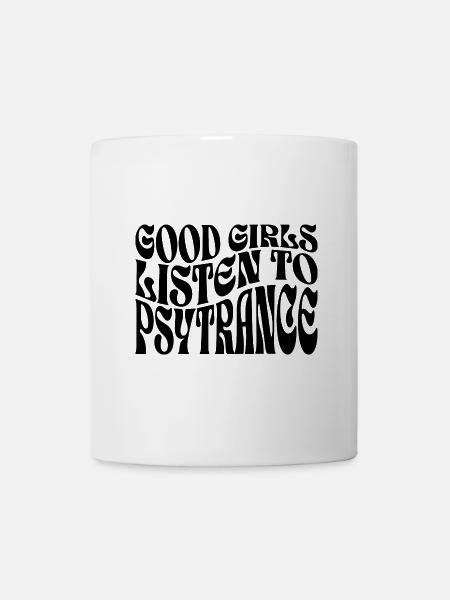 Mädchen hören Psytrance-Musik - Tasse - Weiß