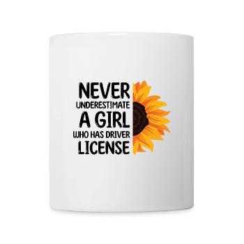 Ne sous-estimez jamais une fille qui a le permis de conduire - Mug blanc - blanc - Devant