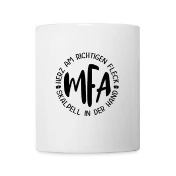 Arzthelferin Herz Am Richtigen Fleck MFA - Tasse - Weiß - Vorne