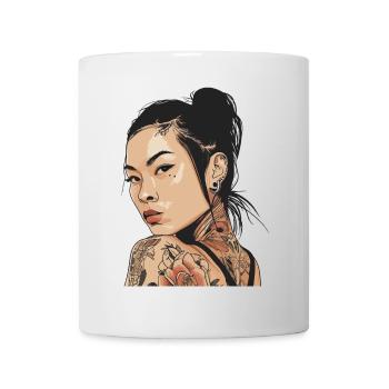 Porträt einer tätowierten Frau im neo-traditionellen Stil - Tasse - Weiß - Vorne