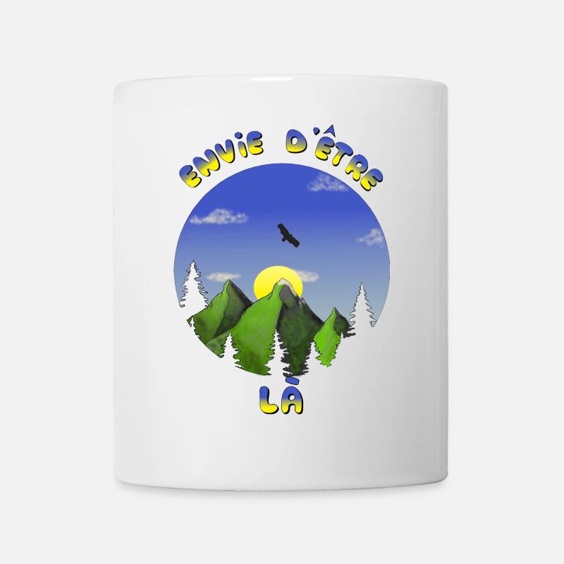 envie d'être là - montagne sapins - version 2024 - Mug blanc - blanc