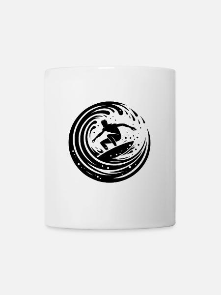 Sporty surfer surfing in the wave - Mug - white