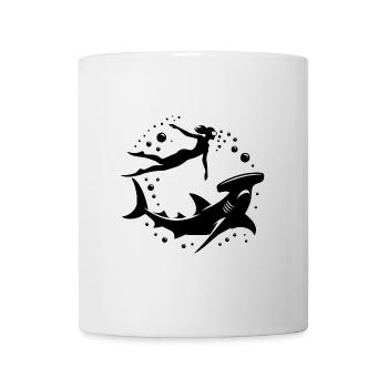Hammerhai und Taucherin schweben Unterwasser - Tasse - Weiß - Vorne
