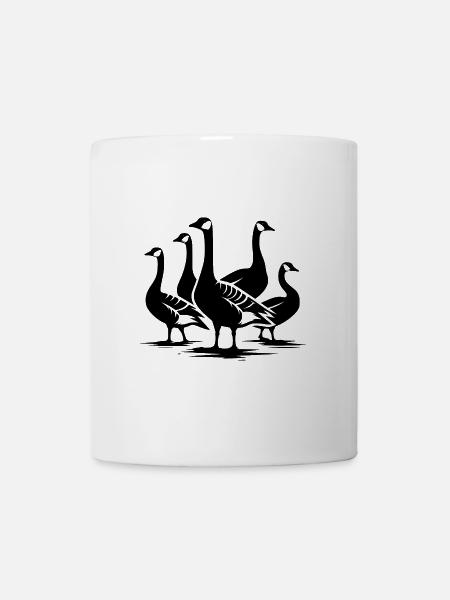 Ein Schwarm hübscher Wildgänse - Tasse - Weiß