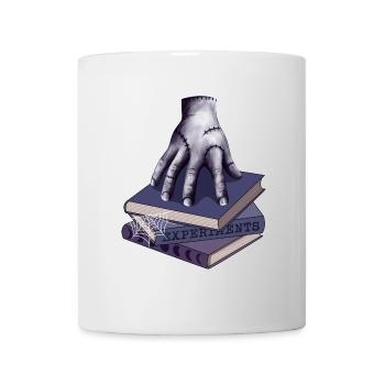 Main de zombie sur une pile de livres - Mug blanc - blanc - Devant