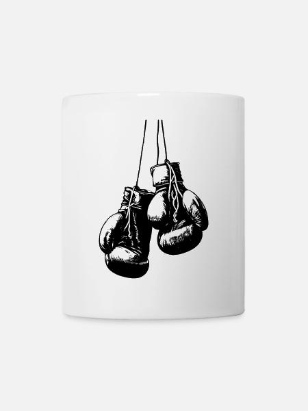 Gants de boxe noirs accrochés aux cordons - Mug blanc - blanc