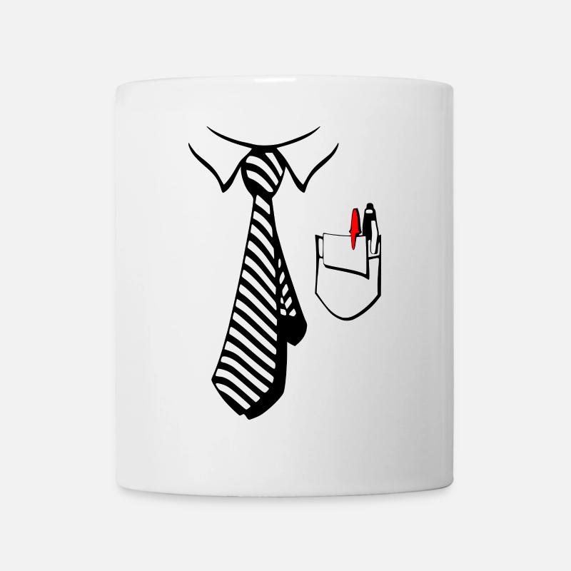 Chemise avec une cravate et une poche de poitrine - Mug blanc - blanc
