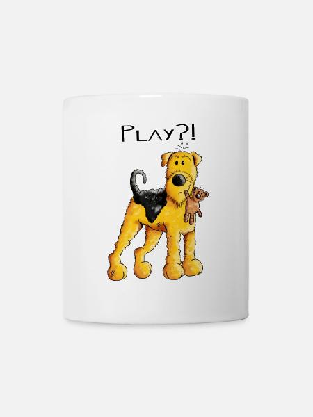 Play Airedale Terrier mit Teddy - Comic - Fun - Tasse - Weiß