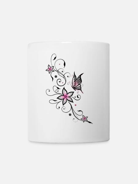 Vrille de filigrane avec papillon et fleurs. - Mug blanc - blanc