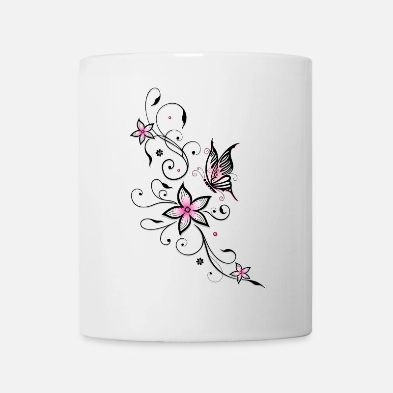 Filigrane Ranke mit Schmetterling und Blumen - Tasse - Weiß