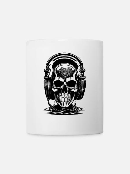 Skull with headphones and brain - Mug - white