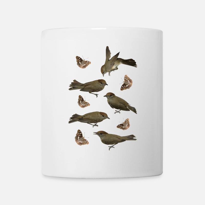 Sperlingsvogel Mönchsgrasmücke mit Schillerfalter - Tasse - Weiß