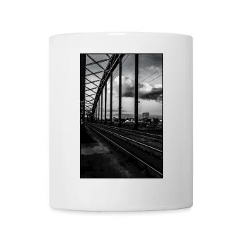 Pont ferroviaire noir et blanc - Mug blanc - blanc - Devant