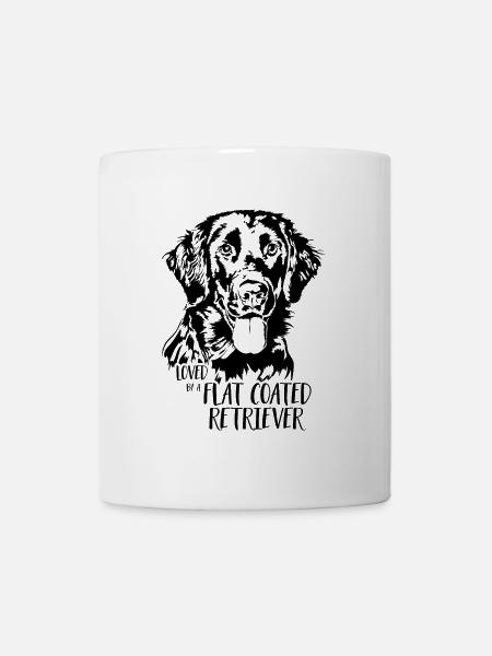 Loved by a Flat Coated Retriever Hundespruch Hunde - Tasse - Weiß