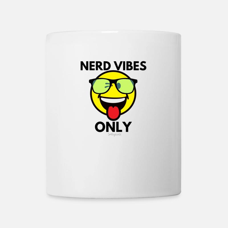 NERD VIBES ONLY - Tasse - Weiß
