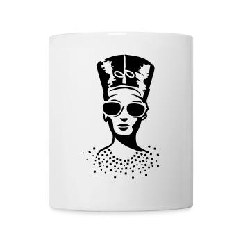 Une femme portant des lunettes de soleil - Mug blanc - blanc - Devant