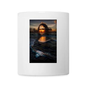 Mona Lisa painting as reviewed by Nature - Mug - white - Front